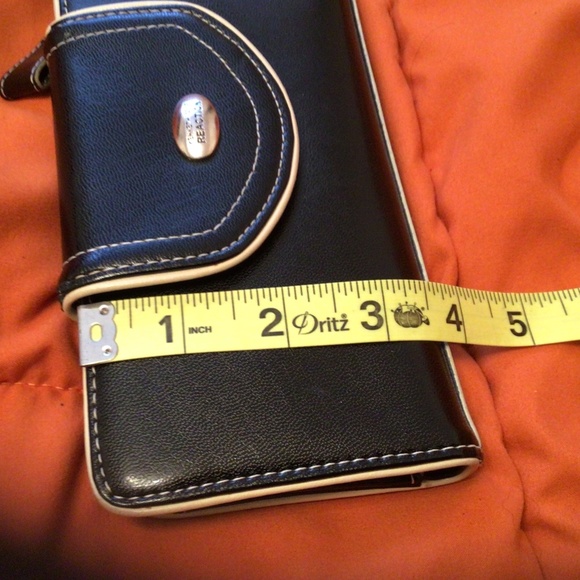 Kenneth Cole Reaction Black Leather Wallet - Picture 9 of 9
